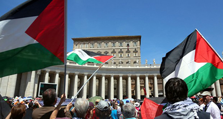 Drapeaux à l'Onu: le Vatican se démarque de la Palestine