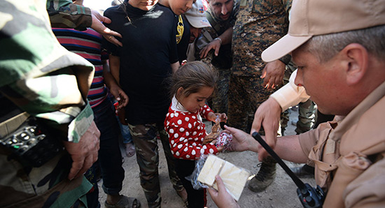 La Russie fournit une tonne d’aide humanitaire pour les Syriens en détresse.