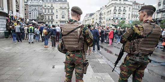 Un homme sème la panique avec une ceinture explosive contenant sel et biscuits 