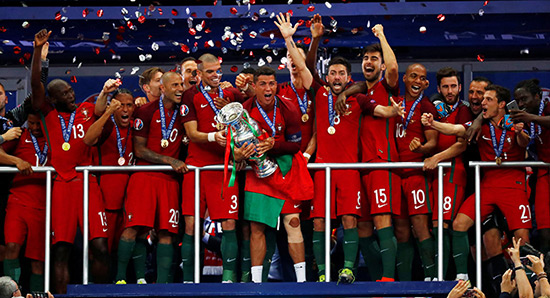 Euro 2016: le Portugal sacré champion d'Europe après avoir battu la France (1-0).