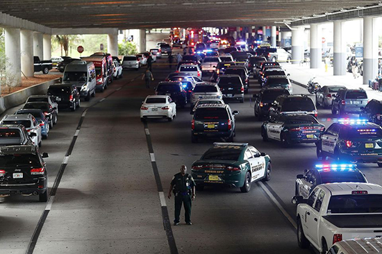 Fusillade dans un aéroport de Floride: cinq morts, le tireur arrêté
