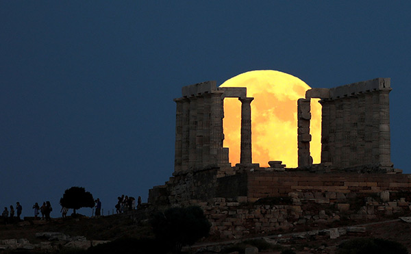 Le monde a observé la plus longue éclipse de Lune du XXIe siècle (photos)

