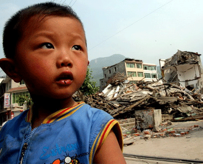 Séisme en Chine: plus de 100 morts et des milliers de blessés
