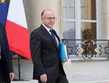 Extrémistes français en Syrie: Un plan de Cazeneuve attendu, Hollande promet la fermeté.