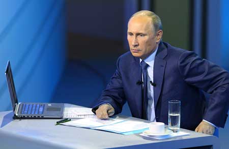 Poutine accuse Kiev de «crimes graves» contre les russophones.