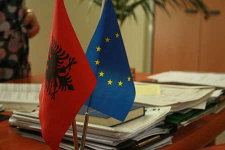 L’UE accorde le statut de candidat à l’Albanie.