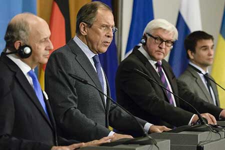 Ukraine: Berlin, Kiev, Moscou et Paris lancent un dialogue pour un cessez-le-feu
