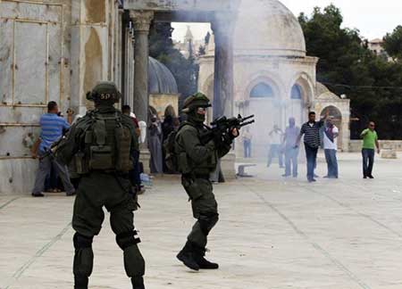 Al-Qods occupée: des colons profanent al-Aqsa, heurts sur l'esplanade des Mosquées.