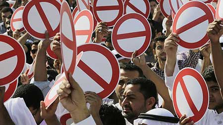A Bahreïn, début des élections boycottées par l’opposition.