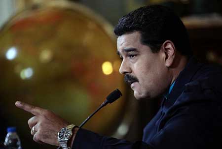 Venezuela: Maduro demande des pouvoirs spéciaux en riposte aux sanctions US.