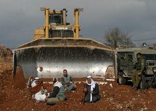 Les bulldozers israéliens rasent un village palestinien dans le Naqab