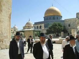 Des colons sionistes prennent d’assaut la mosquée d’Al-Aqsa