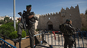 La police israélienne installe des checkpoints à al-Qods occupée