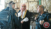 La police d’occupation israélienne arrête l’imam de la Mosquée al-Aqsa