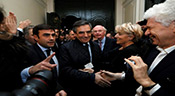 Primaire de la droite: Sarkozy reconnaît sa défaite, Fillon en tête
