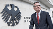 L’Allemagne veut renforcer sa sécurité et faciliter les expulsions après l’attentat de Berlin

