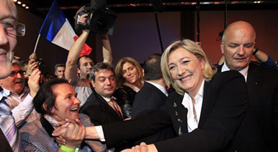 France/Présidentielle: Le Pen attaque Macron sur le «terrorisme» et la mondialisation

