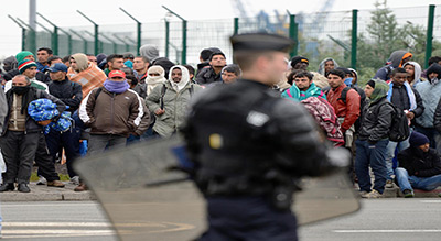 France: des personnalités dénoncent les violences contre les migrants
