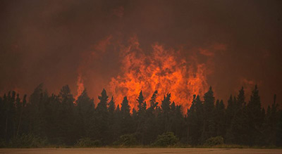 Incendies au Canada: 37.000 personnes déplacées
