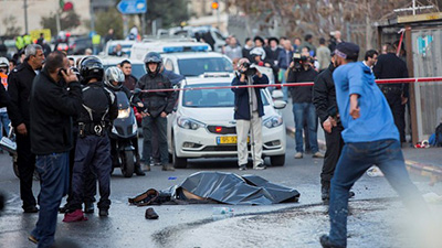 #Cisjordanie: opération à la voiture-bélier près d’al-Khalil, deux soldats israéliens blessés