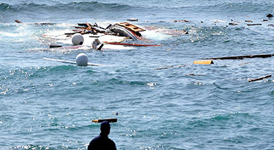 #Tunisie: au moins 8 migrants meurent noyés dans une collision avec un navire militaire