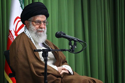 Sayed Khameneï: Si les USA déchirent l’accord nucléaire, nous allons le réduire en miettes