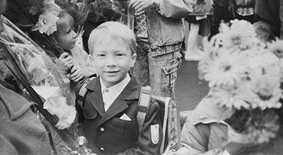 Une Française achète un appareil photo soviétique… et retrouve le garçon des photos qu’il contenait

