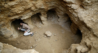 Un Palestinien de Gaza découvre un cimetière antique dans son jardin
