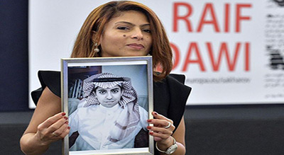 Le blogueur saoudien Raïf Badawi reçoit un prix de journalisme à Los Angeles
