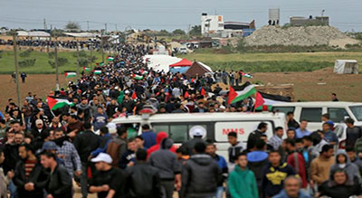 Marche du retour: 5 Palestiniens tombent en martyre par des tirs israéliens


