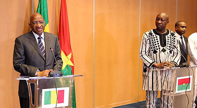 Burkina et Mali veulent «renforcer» la coopération «face à la menace terroriste»
