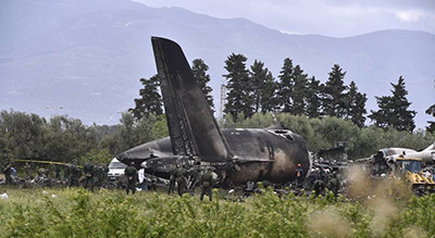 L’Algérie «sous le choc» après l’accident d’un avion militaire, titre la presse
