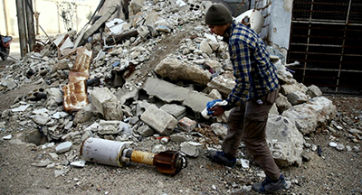 #Syrie: Au moins deux morts dans un attentat et un tir de roquette à #Damas