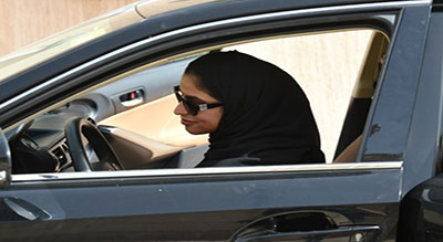 Arabie saoudite: arrestation d’une militante connue pour avoir impulsé le droit de conduire


