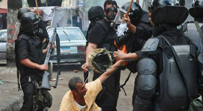 La France «participe à l’écrasement du peuple égyptien», accusent des ONG
