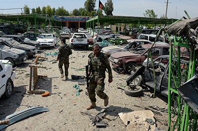 #Afghanistan: Attentat-suicide à #Jalalabad, au moins 10 morts