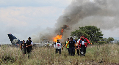 Mexique: un avion d’Aeromexico s’écrase au décollage, 85 blessés
