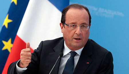 Hollande: «Nous devons nous préparer à d'autres assauts et donc nous protéger».