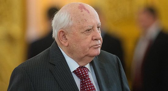«Le monde approche d’une ligne dangereuse», selon Gorbatchev.