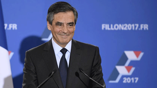 Sondage/Popularité: Valls en hausse, Fillon en tête des personnalités