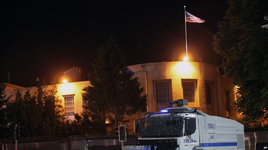 Turquie: tirs devant l'ambassade US, les missions diplomatiques fermées
