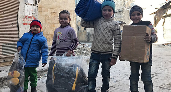 Noël: des écoliers russes offrent à la Syrie 40 tonnes de cadeaux.