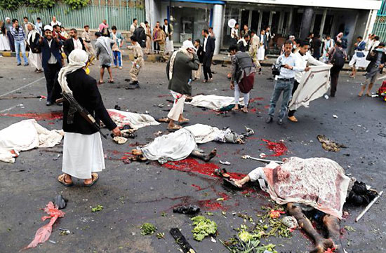 Yémen: des bombes US utilisées dans des raids meurtriers sur un marché, selon HRW.