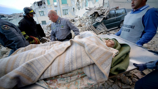 Violent séisme en Italie: au moins 18 morts, «la moitié de la ville a disparu».
