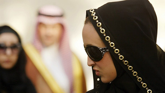 «Il faut le tuer, ce chien»: un artisan parisien passé à tabac sur ordre d'une princesse saoudienne.