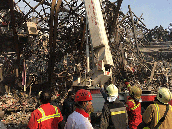 Téhéran: au moins 30 pompiers tués dans l'effondrement d'un immeuble