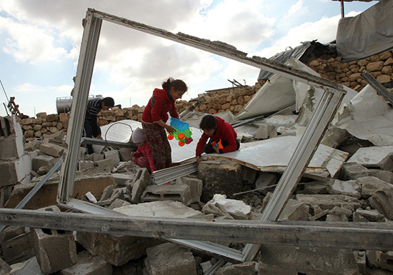 L’EU demande à «Israël» de payer les structures détruites en Cisjordanie occupée
