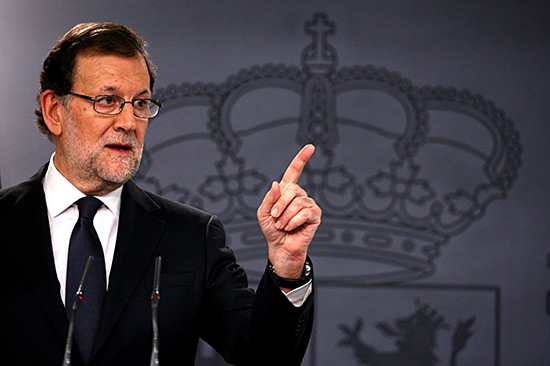 Espagne: prendre le contrôle de la Catalogne, «seule réponse possible», dit Rajoy.