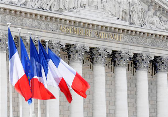 Les Français favorables à une réforme des institutions, selon un sondage.