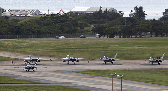 12 avions US capables de porter des armes nucléaires bientôt au Japon.